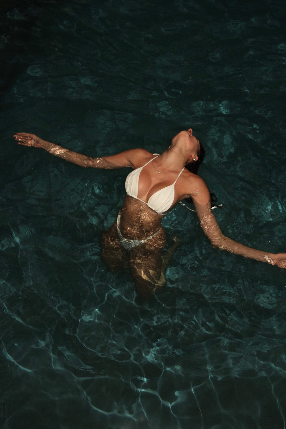slim bikini in milk